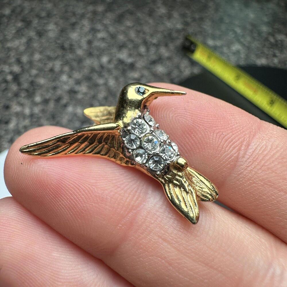 Krementz Rhinestone Hummingbird Bird Gold Tone Tiny Brooch Pin Signed - Picture 7 of 9